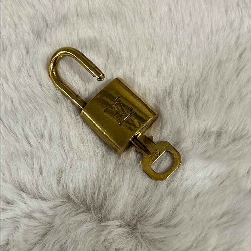 Louis Vuitton Gold Padlock with Key #302